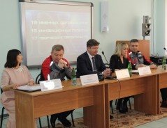 Сергей Ладанов поздравил участников научно-практической конференции Академии юных исследователей с открытием